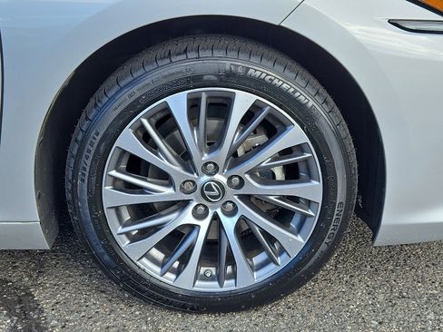 Certified 2019 Lexus ES 350 image 9