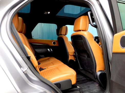 Used 2017 Land Rover Discovery HSE Luxury image 20