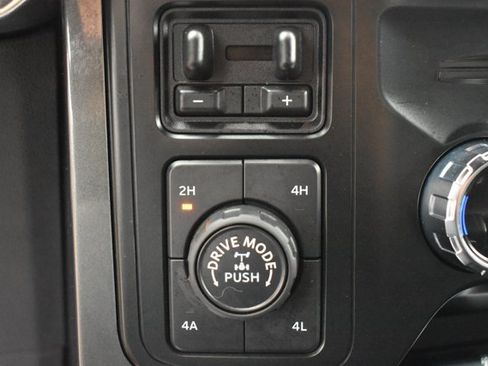Used 2023 Ford F150 Lariat AWD/4WD image 30