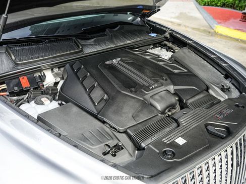 Used 2024 Bentley Bentayga Extended Wheelbase AWD/4WD image 18