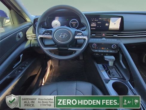 Used 2023 Hyundai Elantra Limited w/ Preferred Accessory Package FWD image 10