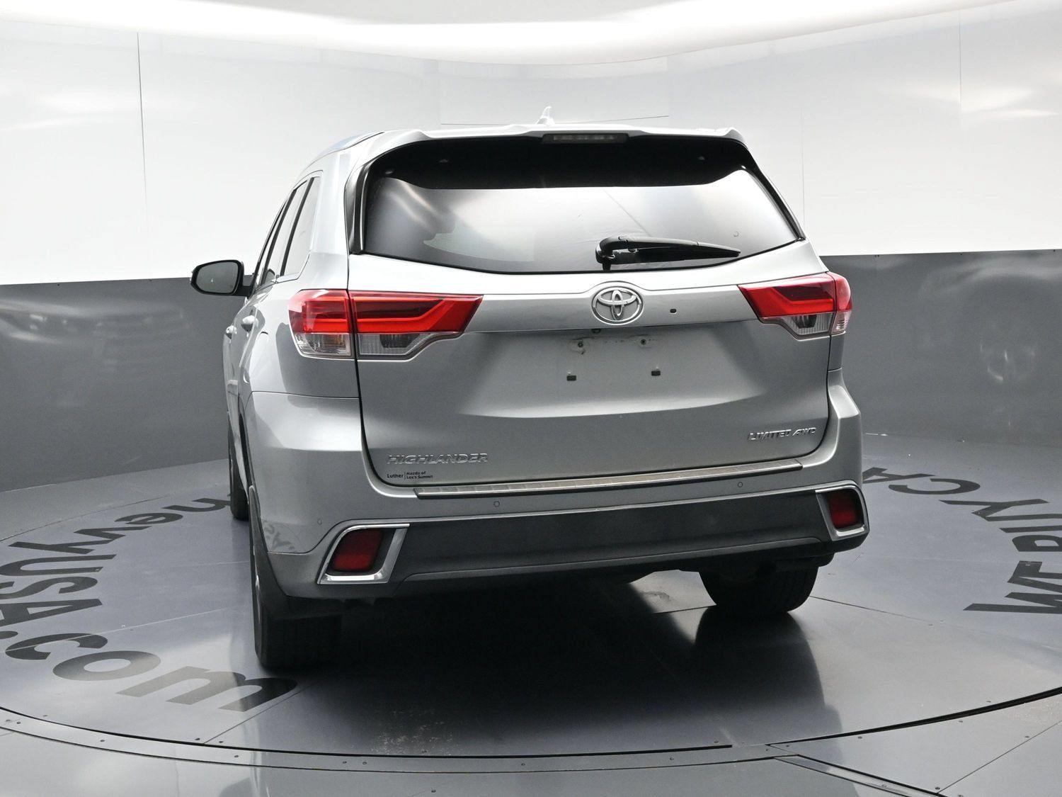Used 2017 Toyota Highlander Limited w/ Protection Package #3 AWD/4WD image 8