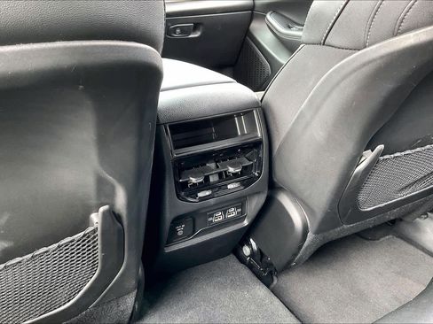 Used 2024 Jeep Grand Cherokee Altitude image 35