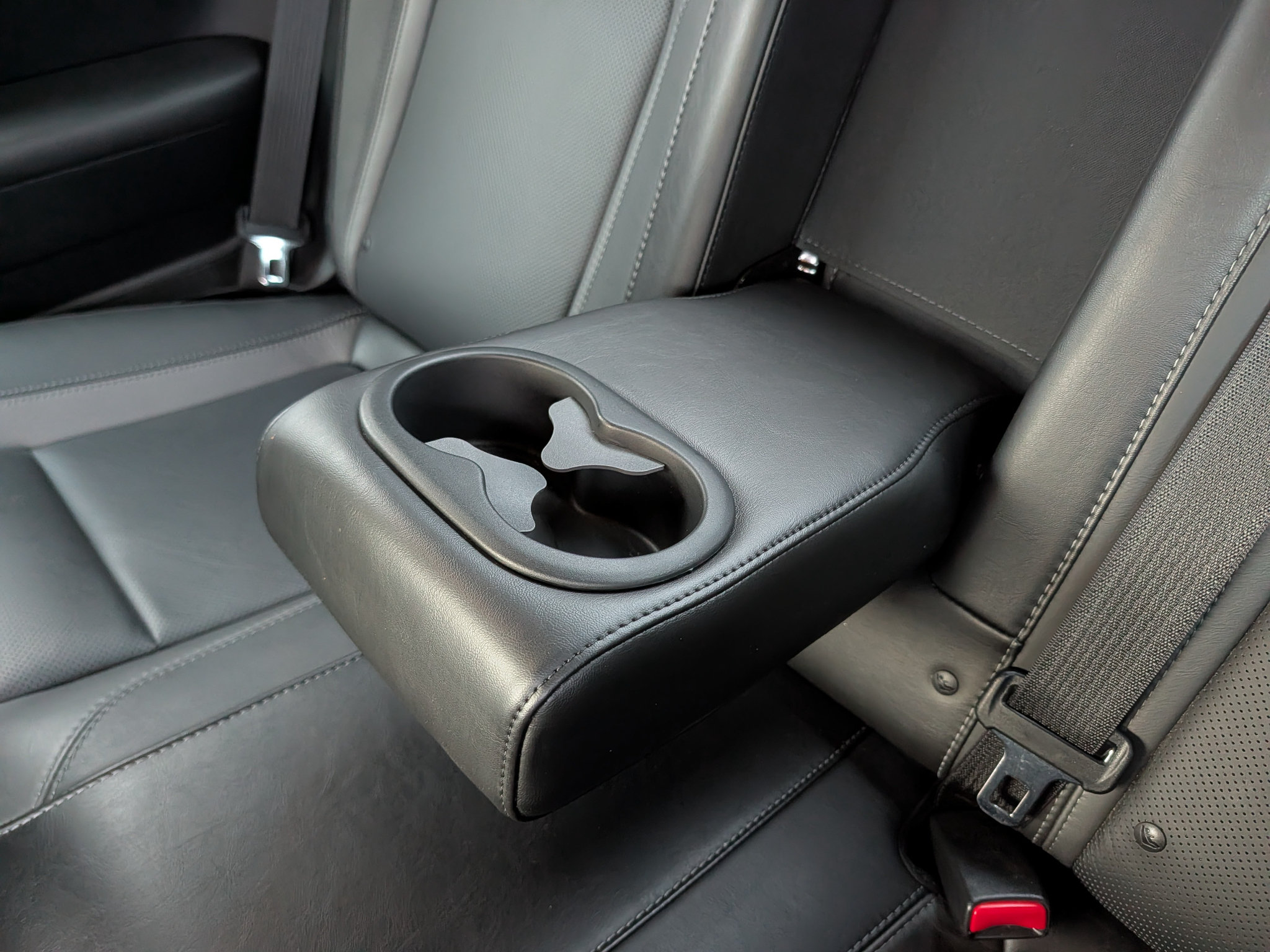 Used 2018 Dodge Challenger R/T Plus RWD image 16
