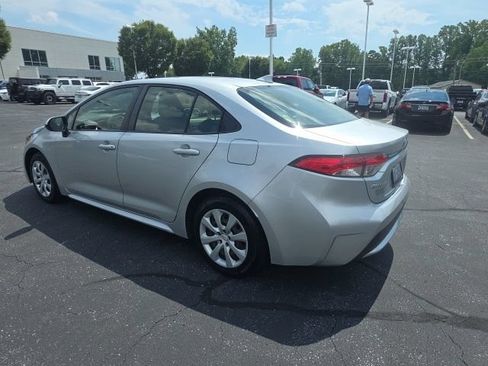 Used 2020 Toyota Corolla LE FWD image 7