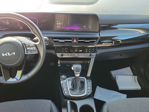 Used 2025 Kia Seltos S FWD image 14