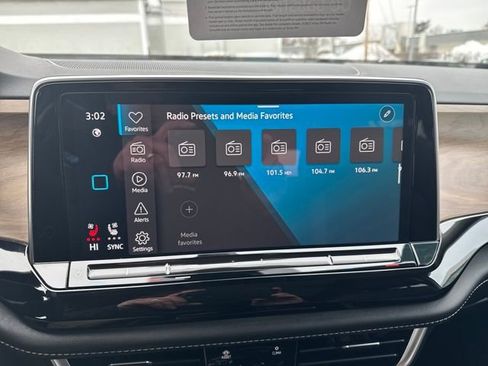 Used 2024 Volkswagen Atlas SE w/ Panoramic Sunroof Package image 27