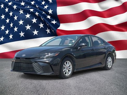 Used 2025 Toyota Camry LE FWD image 11