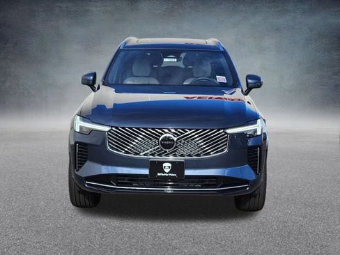 New 2026 Volvo XC90 B5 Core image 2