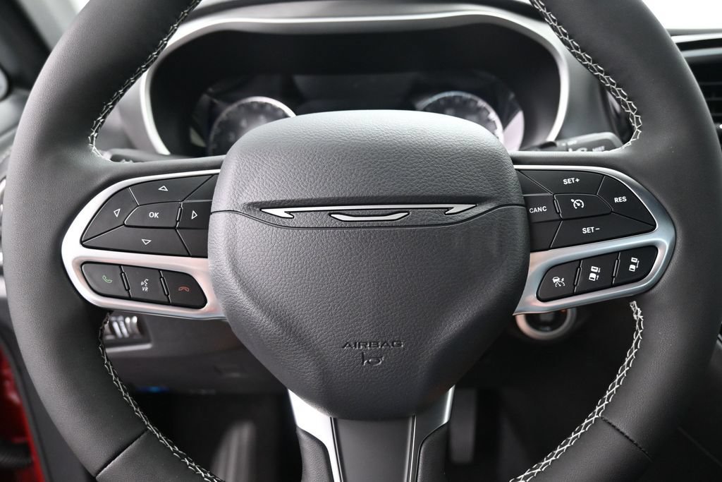 New 2027 Chrysler Pacifica Select w/ Family Tech Group FWD image 21