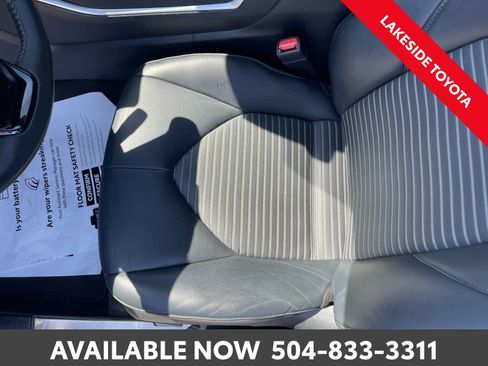 Used 2023 Toyota Highlander XSE image 30