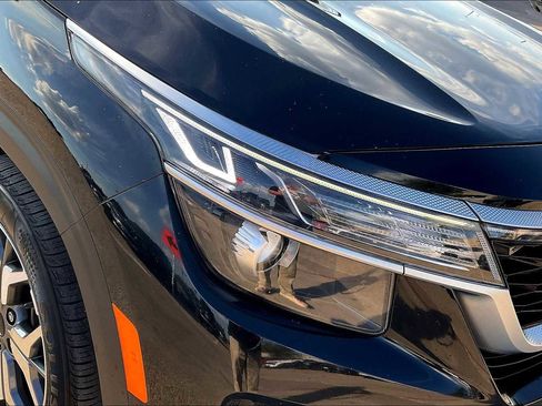 Certified 2022 Kia Seltos EX image 30