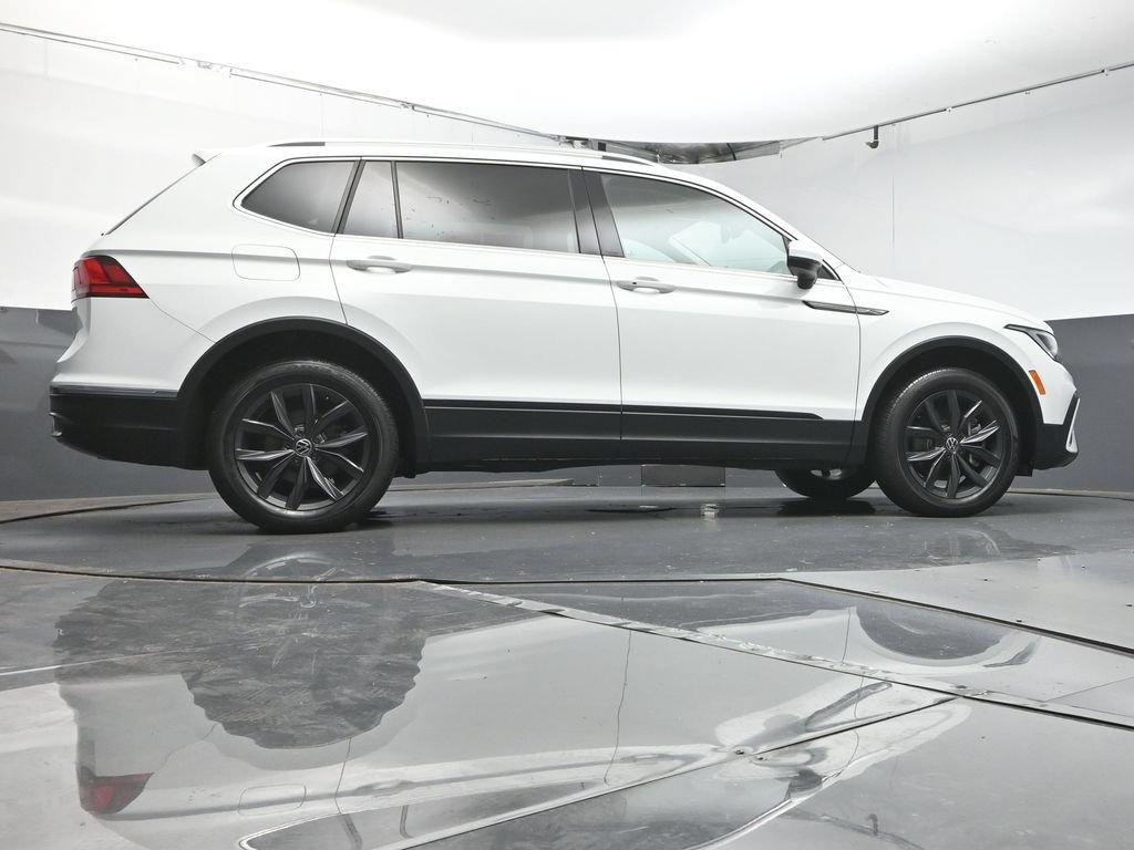 Used 2024 Volkswagen Tiguan SE FWD image 40