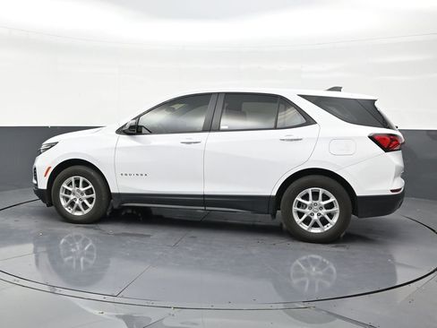 Used 2024 Chevrolet Equinox LS FWD image 2