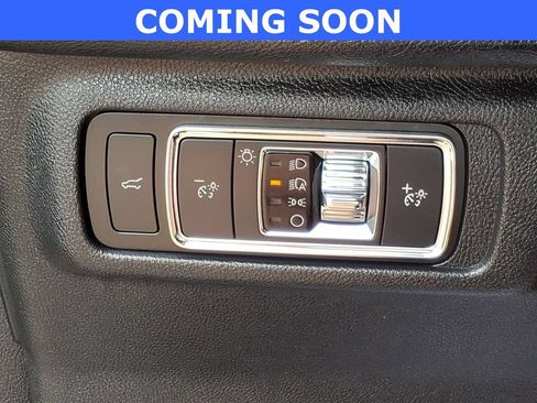Used 2023 Lincoln Corsair AWD image 13