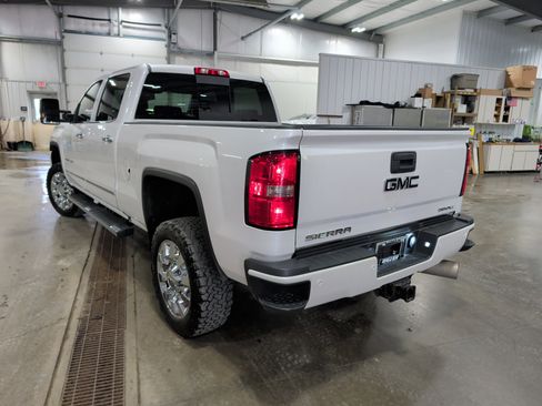 Used 2019 GMC Sierra 2500 Denali w/ Duramax Plus Package AWD/4WD image 4