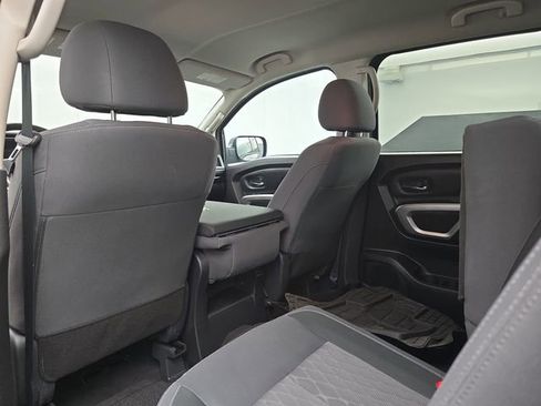 Used 2024 Nissan Titan SV image 33