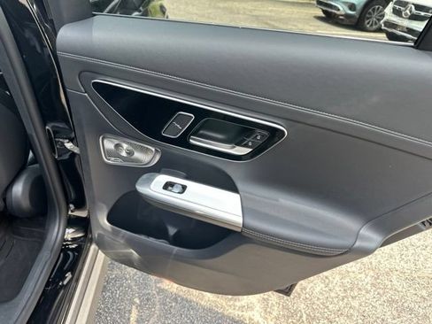 Used 2023 Mercedes-Benz GLC 300 4MATIC image 16
