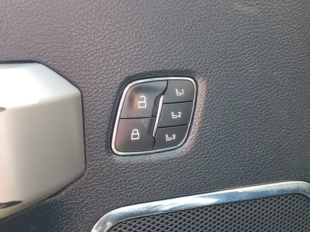 Used 2019 Ford F450 Lariat w/ Lariat Value Package AWD/4WD image 16