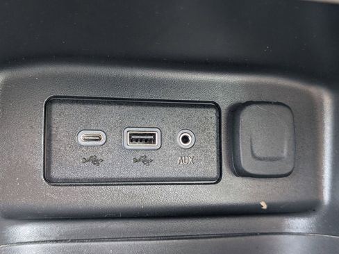 Used 2023 Chevrolet Equinox LS w/ Midnight Edition FWD image 24