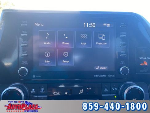 Used 2022 Toyota Highlander LE image 37