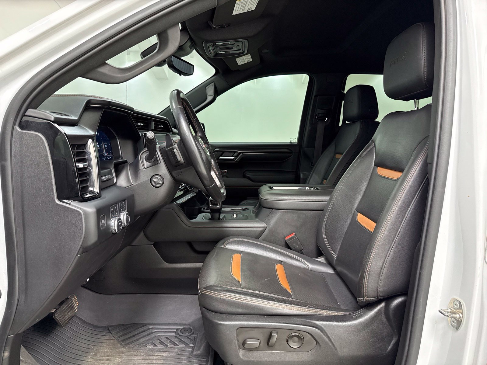 Used 2022 GMC Sierra 1500 AT4 w/ AT4 Premium Package AWD/4WD image 19