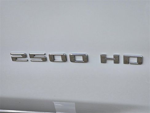 Used 2024 Chevrolet Silverado 2500 LT image 9