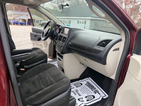 Used 2017 Dodge Grand Caravan SE w/ Power Window Group image 22