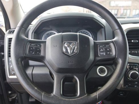Used 2017 RAM 1500 Classic SLT AWD/4WD image 18
