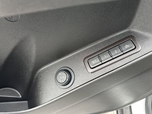 Used 2021 Chevrolet Equinox Premier w/ Redline Edition image 21