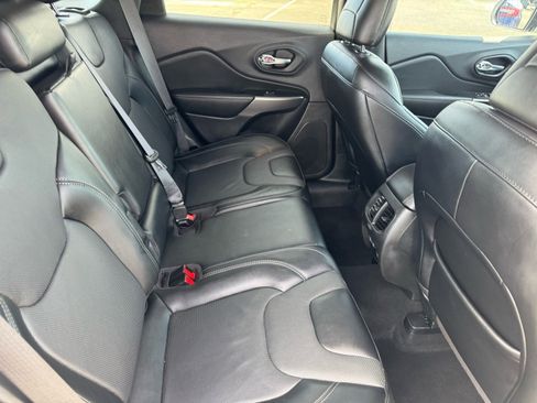 Used 2022 Jeep Cherokee Limited image 15