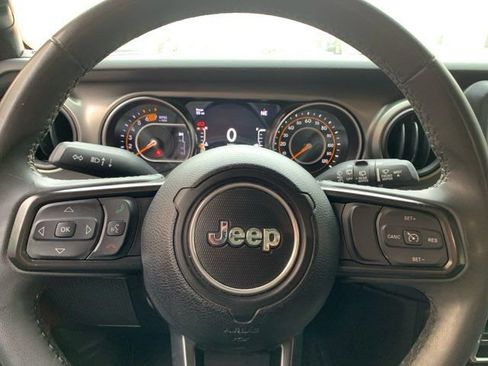 Used 2023 Jeep Wrangler Unlimited Sport image 27