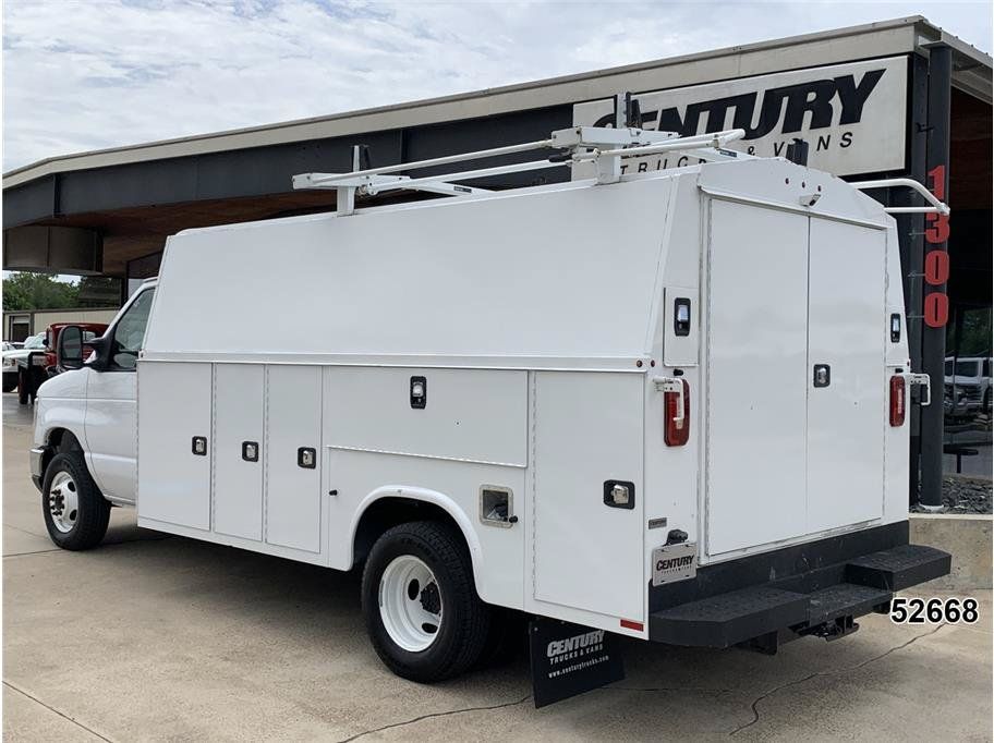 Used 2023 Ford E-450 and Econoline 450 Super Duty w/ Power Windows & Locks Group RWD image 6