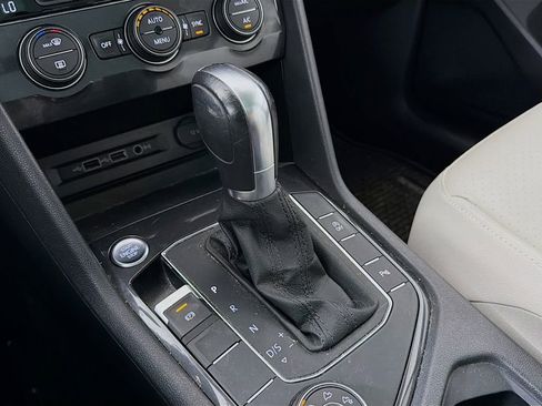 Used 2019 Volkswagen Tiguan SEL w/ 3rd Row Seat Package image 21