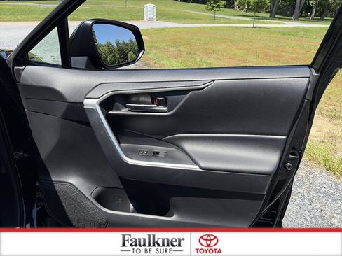 Used 2021 Toyota RAV4 XLE w/ XLE Grade Weather Package AWD/4WD image 26