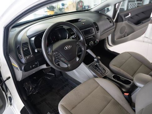 Used 2015 Kia Forte LX w/ Popular Package FWD image 11