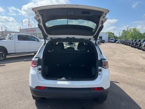 Used 2025 Jeep Compass Limited AWD/4WD image 28
