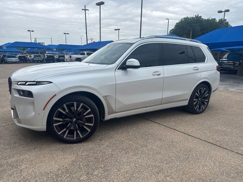 Used 2024 BMW X7 xDrive40i AWD/4WD image 1