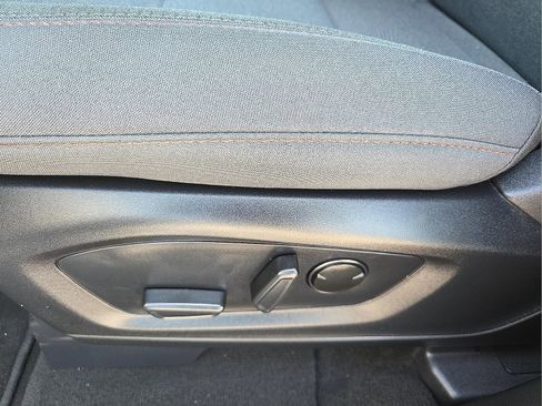 Used 2025 Ford Explorer Active AWD/4WD image 15