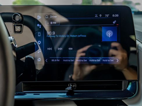 Used 2025 Chevrolet Corvette Stingray Preferred Cpe w/ Stealth Interior Trim Package RWD image 20