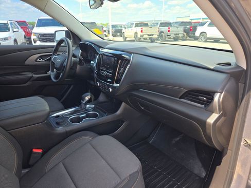 Certified 2021 Chevrolet Traverse LS FWD image 27