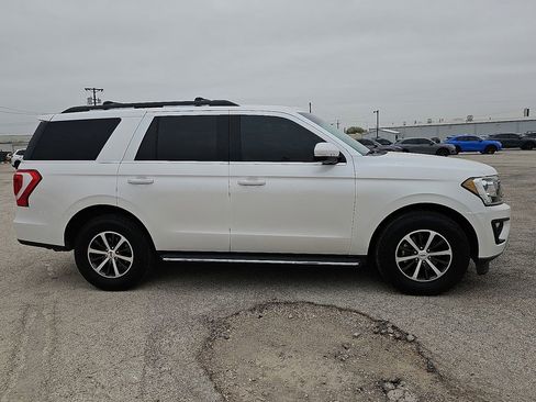 Used 2018 Ford Expedition XLT w/ Equipment Group 202A image 9