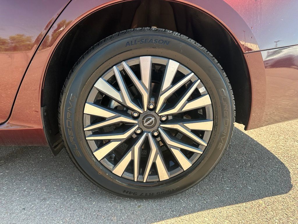 Used 2025 Nissan Altima 2.5 SV AWD/4WD image 41
