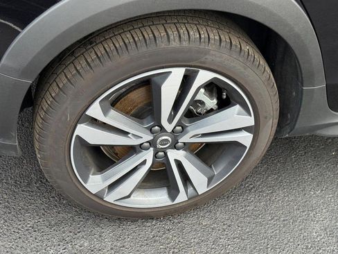 New 2026 Volvo V60 B5 Cross Country Plus w/ Climate Package image 4