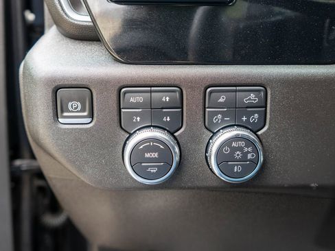 Used 2025 GMC Sierra 1500 Elevation w/ Elevation Premium Package AWD/4WD image 18