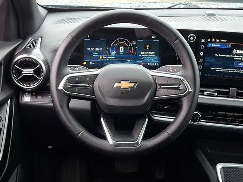 Used 2026 Chevrolet Equinox LT FWD image 19