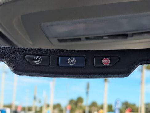 Certified 2016 GMC Canyon SLE w/ SLE Convenience Package image 31