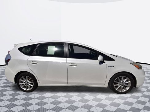 Used 2013 Toyota Prius V Five image 7
