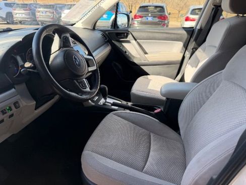 Used 2018 Subaru Forester 2.5i Premium w/ All-Weather Package image 18