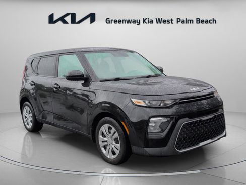 Certified 2022 Kia Soul LX image 1